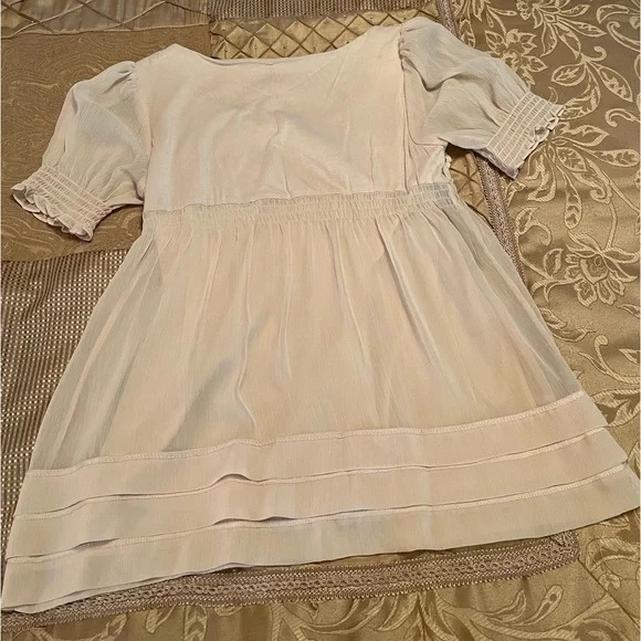 Eci/women’s top, beige, size 6 - Picture 3 of 5